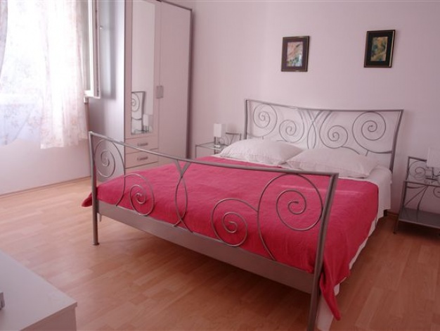 Apartmani Dina - Soba 2