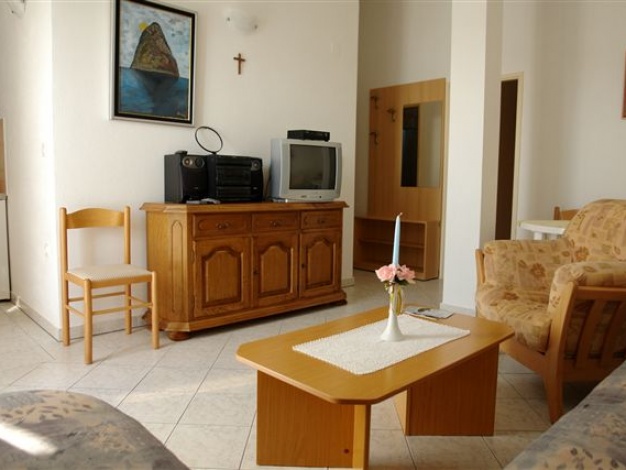 Apartmani Ema - apartman 2+2 b