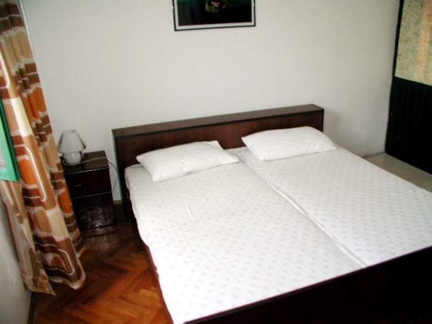 sime-betina-apartment4b-room1
