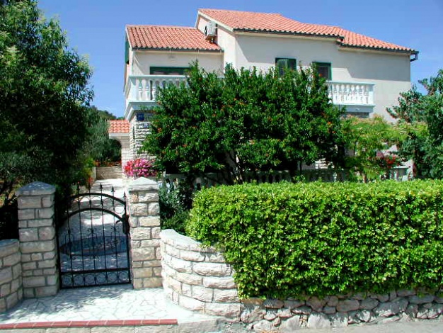 sime-betina-apartment4b-house