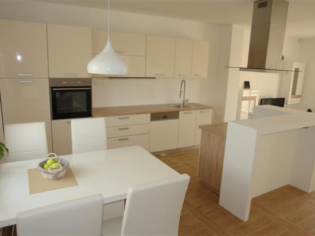 tina apartman betina 2