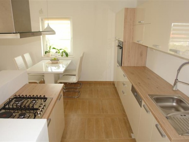 tina apartman betina 3