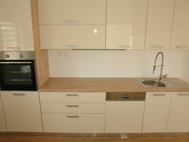 tina apartman betina 5