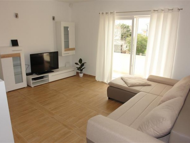 tina apartman betina 10