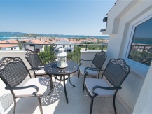 Moderan apartman s pogledom na more i mjesto Murter