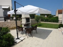 Novouređeni jednosobni apartman u ulici Put Slanice u Murteru