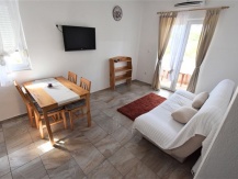 Jednosobni apartman s pogledom na more i bazenom u Murteru